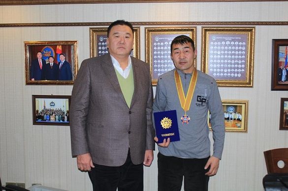 “Авьяаслаг Монголчууд” шоуны оролцогч уртын дууч М.Дүгэрсүрэн одонгоор шагнагдлаа